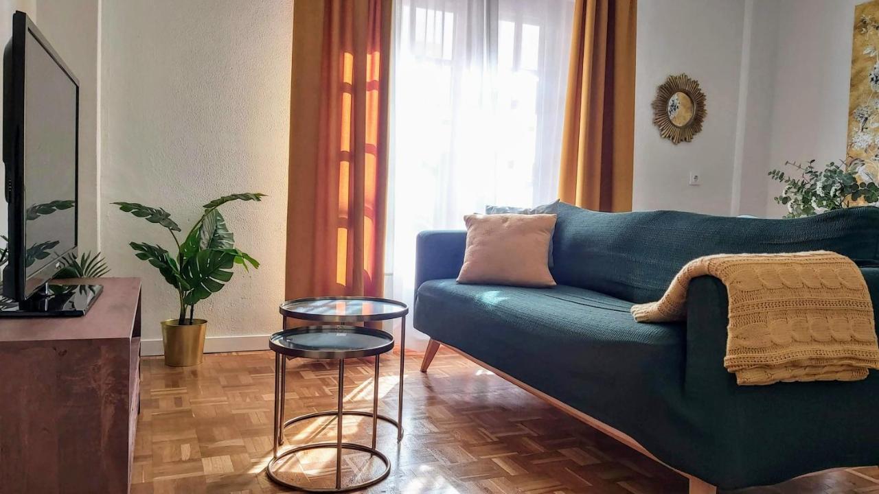 Misterhost Santa Cruz II -Jardines De Murillo Севілья Екстер'єр фото